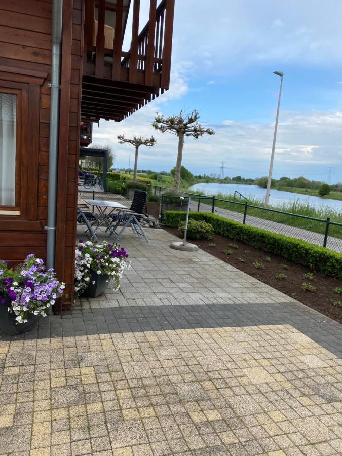 Chalet La Meuse Vila Maaseik Exterior foto
